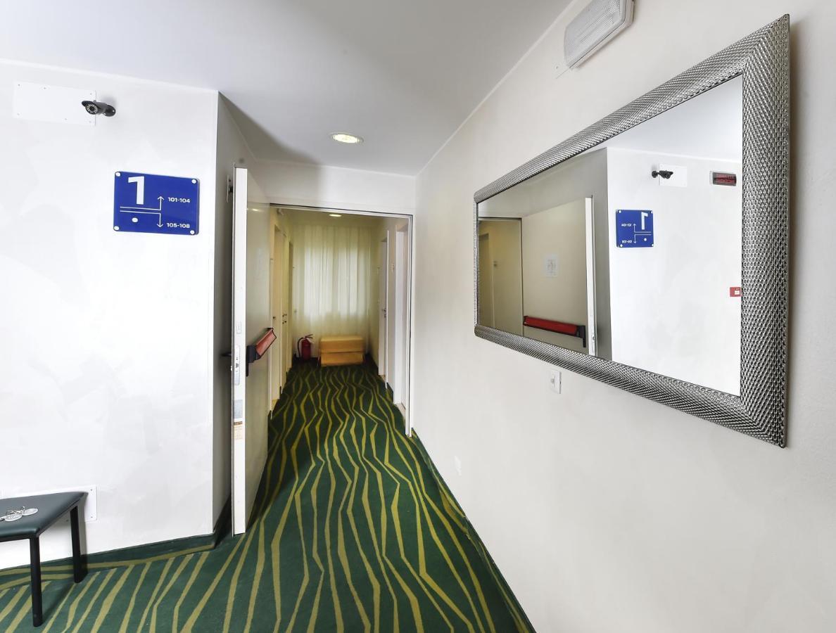 Hotel Meuble Nazionale Ліньяно-Сабб'ядоро Екстер'єр фото